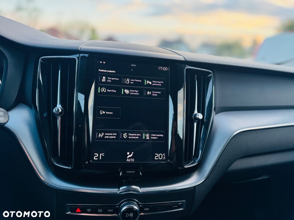 Volvo XC 60 B4 D AWD Geartronic Momentum Pro - 12