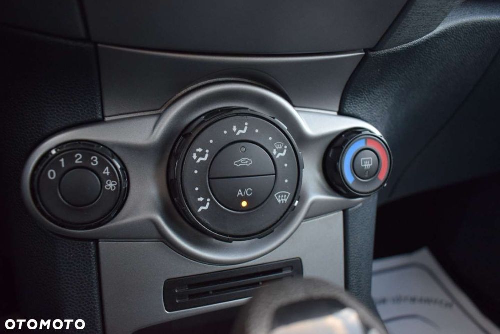 Ford Fiesta - 34