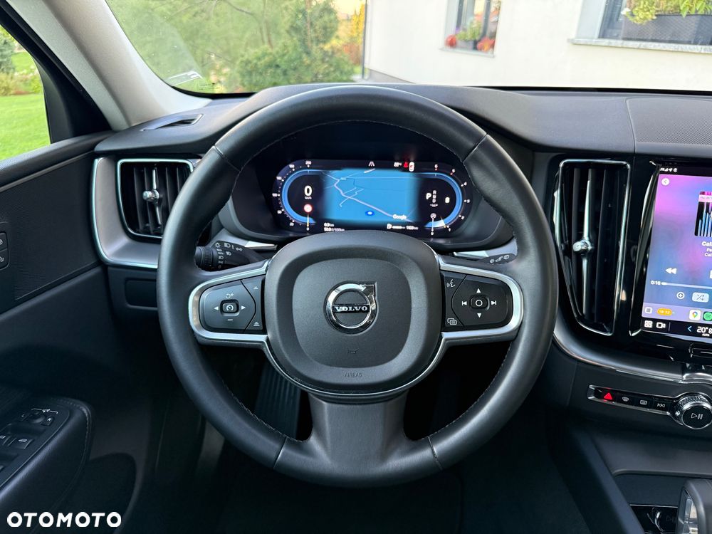 Volvo XC 60 B4 D AWD Geartronic Momentum Pro - 17