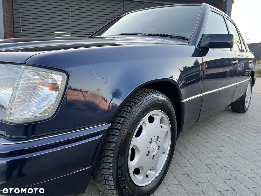 Mercedes-Benz Klasa E 260 - 3