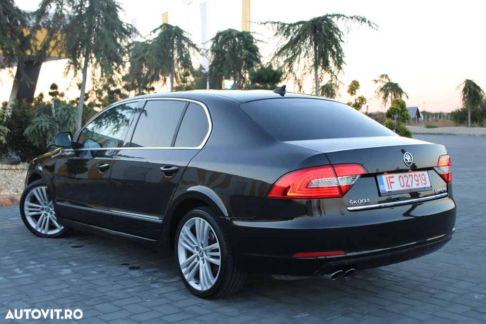 Skoda Superb 2.0 TDI Elegance DSG - 4