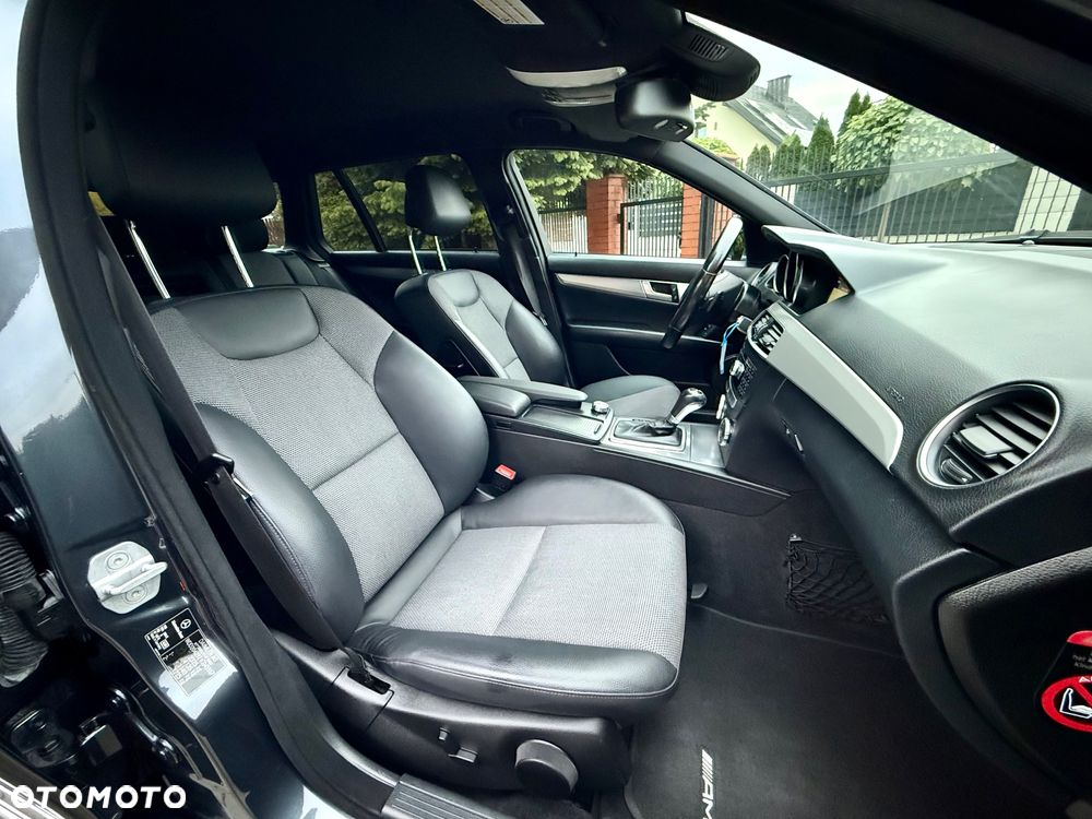 Mercedes-Benz Klasa C 300 CDI DPF 4Matic (BlueEFFICIENCY) 7G-TRONIC Avantgarde - 30