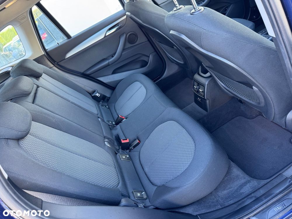 BMW X1 xDrive20i Advantage sport - 25