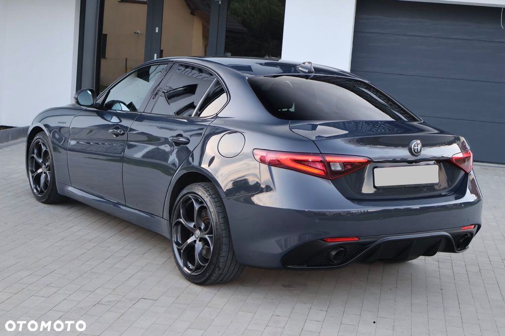 Alfa Romeo Giulia 2.0 Turbo 16V AT8-Q4 Veloce Ti - 3