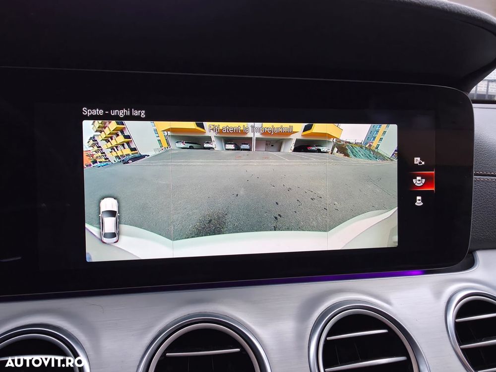 Mercedes-Benz E 220 d T 9G-TRONIC AMG Line - 13