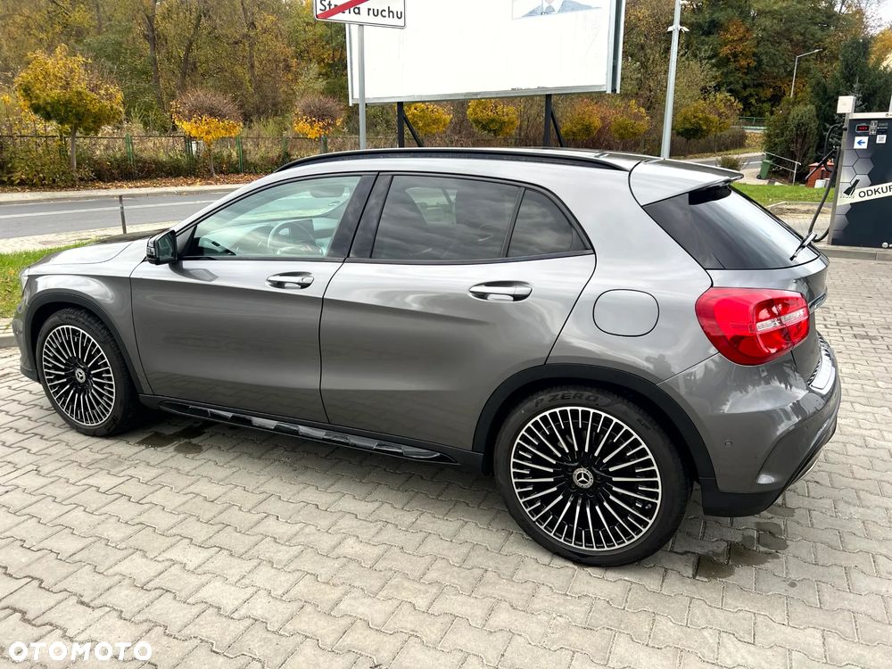 Mercedes-Benz GLA 200 AMG Line - 4