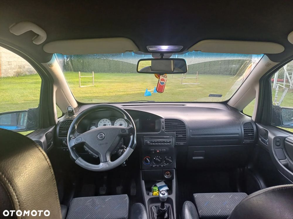 Opel Zafira - 8