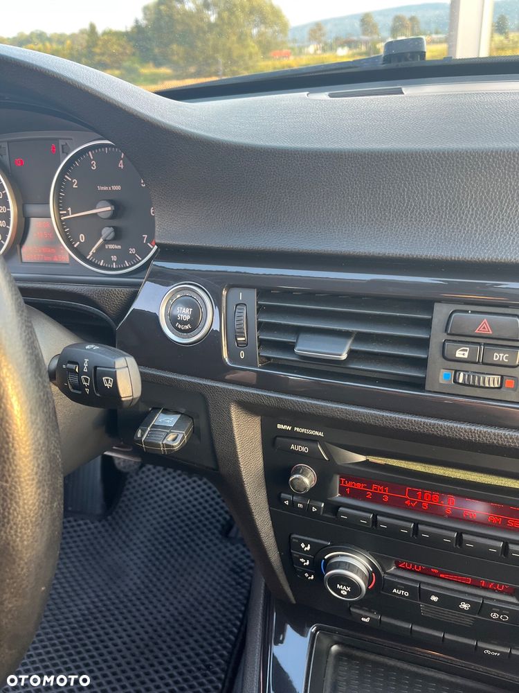 BMW Seria 3 318i - 17