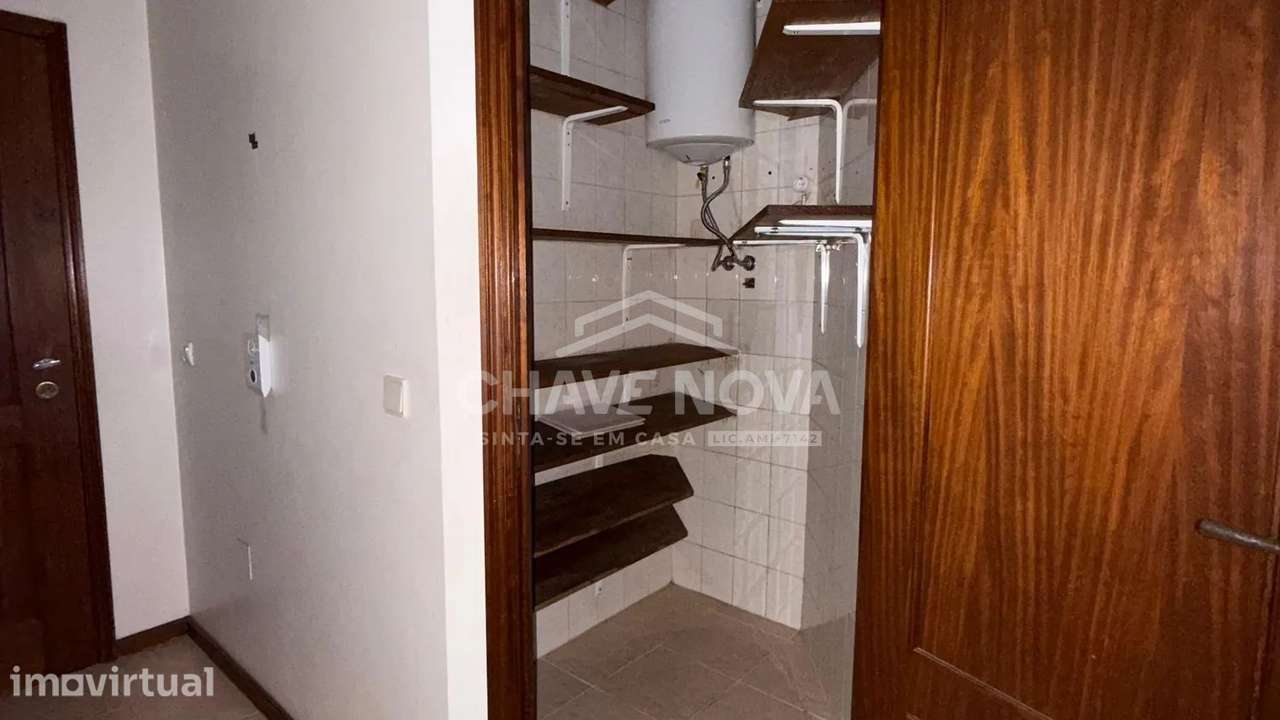 Apartamento T1 na Maia com varanda e garagem - Grande imagem: 5/14