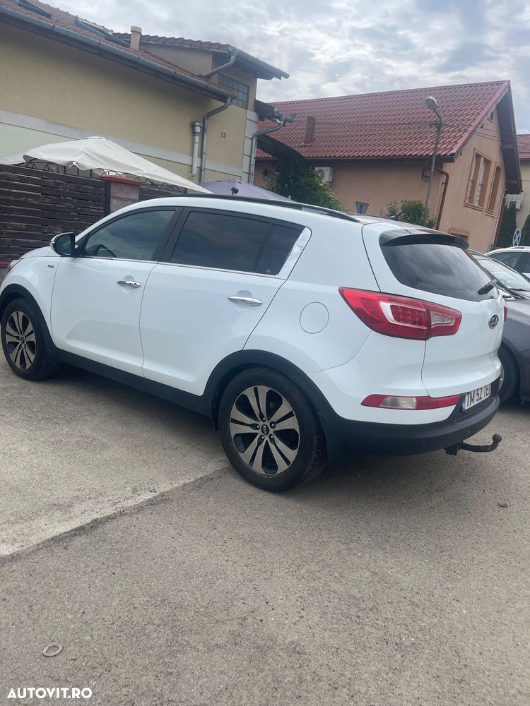 Kia Sportage 2.0 CRDI 4WD Automatik Vision - 4