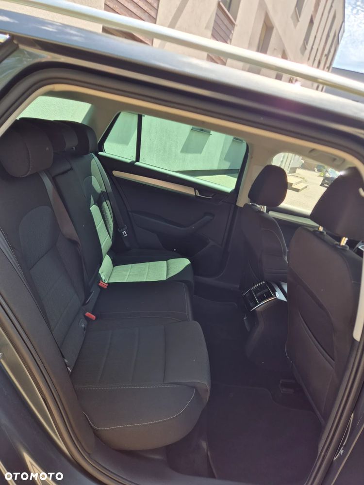 Skoda Superb 2.0 TDI Ambition DSG7 - 9