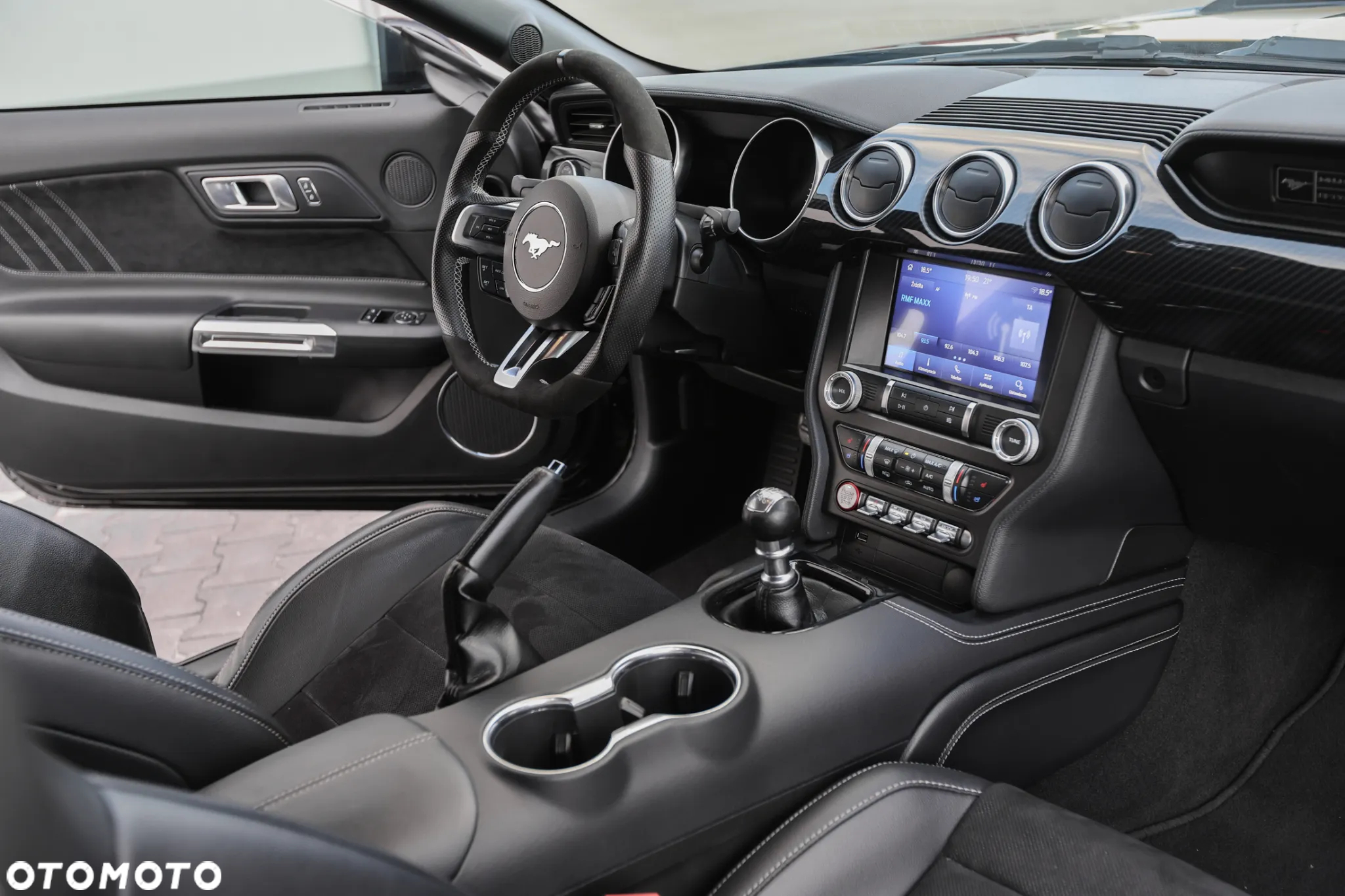 Ford Mustang 5.0 V8 GT - 21