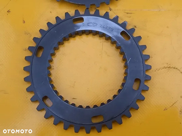 Synchronizator 3-4 bieg skrzyni Dynashift Massey Ferguson 6180 - 11