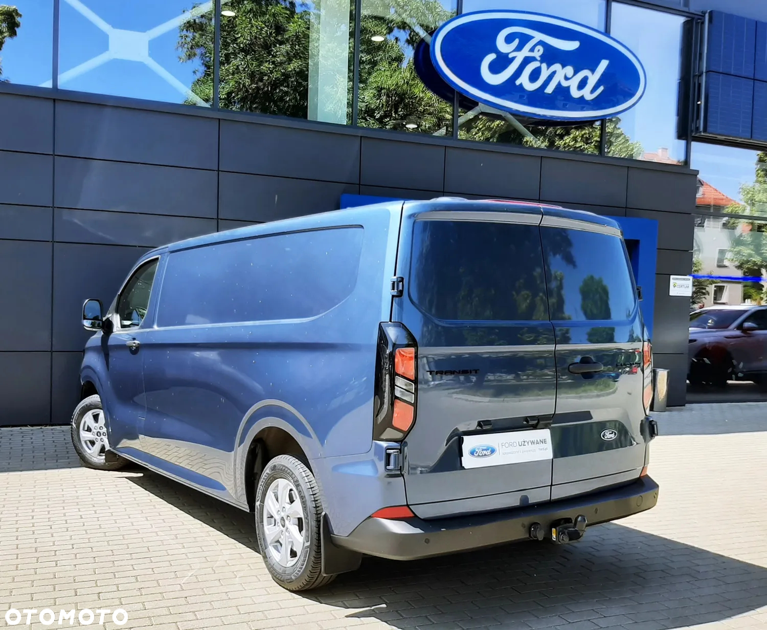 Ford Custom - 17