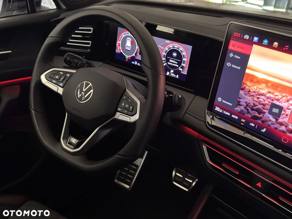 Volkswagen Tiguan 2.0 TDI SCR 4MOTION DSG R-Line - 24
