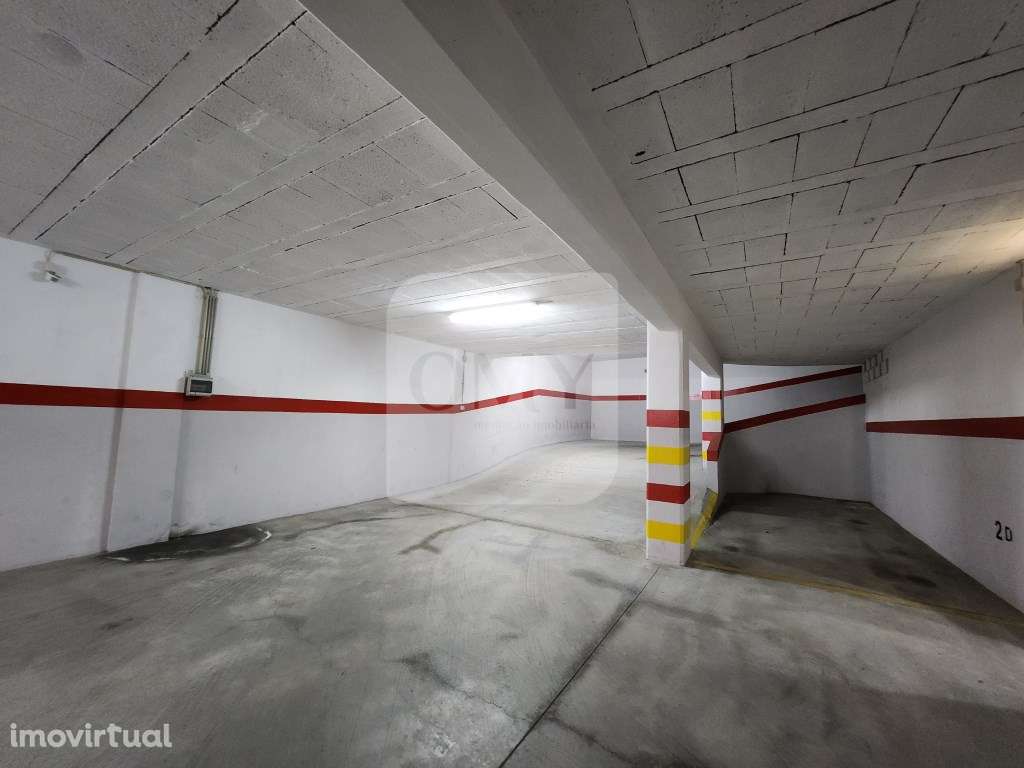 Lugar de Garagem na Rua 20 de Julho em Vila Real - Grande imagem: 3/8