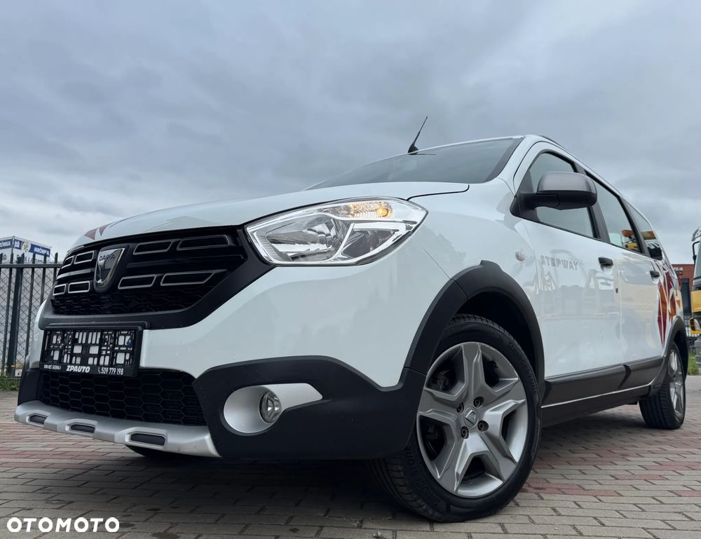 Dacia Lodgy TCe 115 Stepway - 4