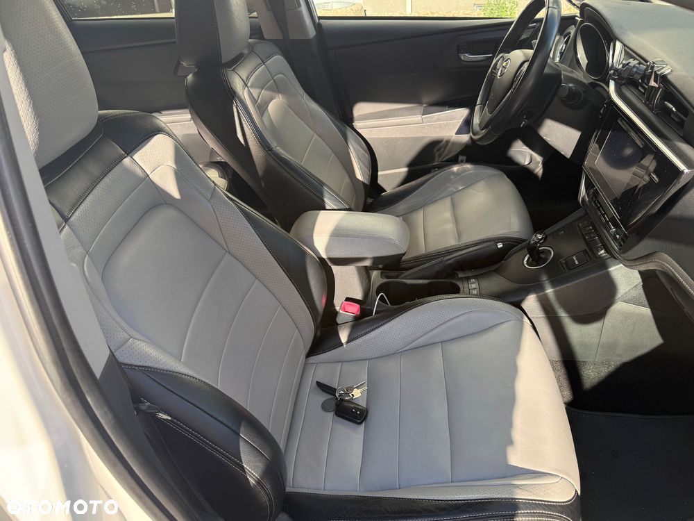 Toyota Auris - 2