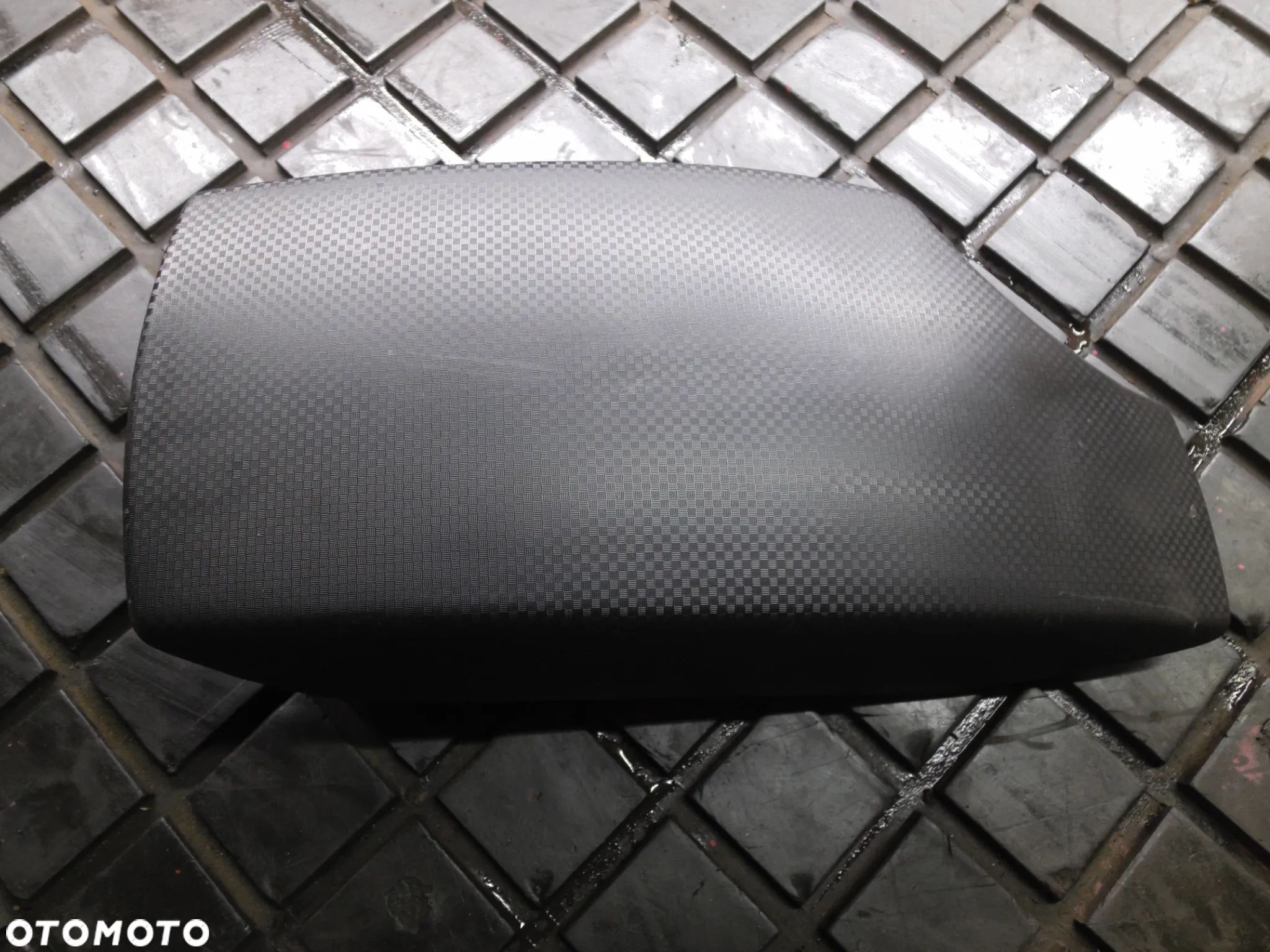 PODŁOKIETNIK SEAT TOLEDO III 04-09 WERSJA EUROPEJSKA - 1