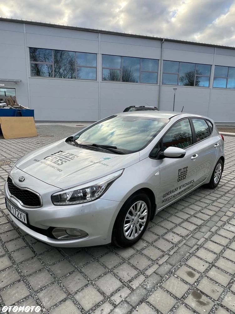 Kia Ceed - 11
