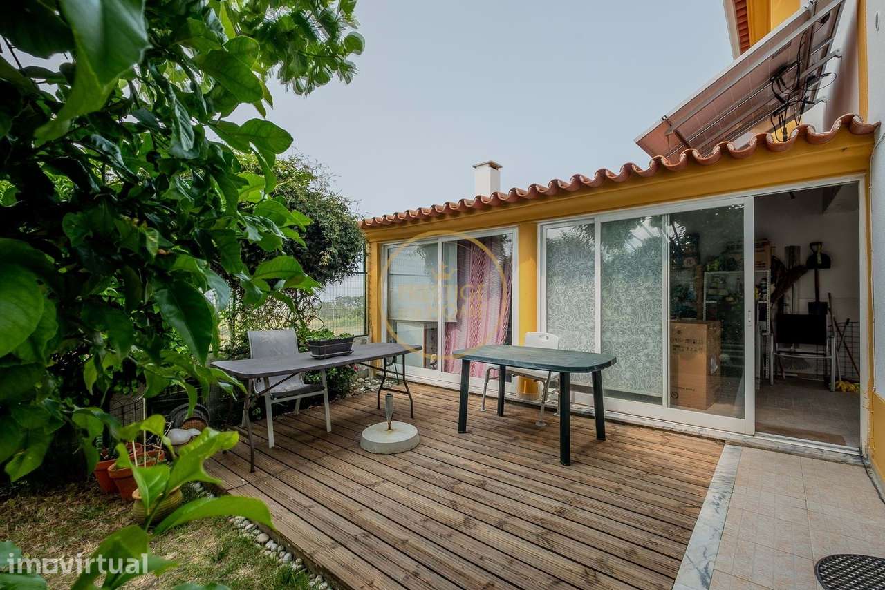 Moradia T3 com Suíte, Garagem, Quintal e Energias Renováveis – Santa B - Grande imagem: 2/37