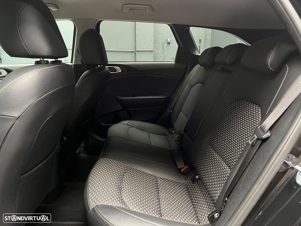 Kia Ceed SW 1.6 CRDi Nav Line - 13