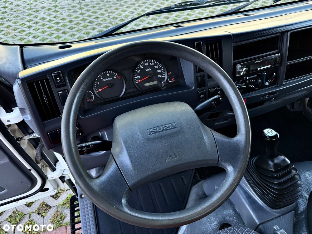 Isuzu N1R - 26