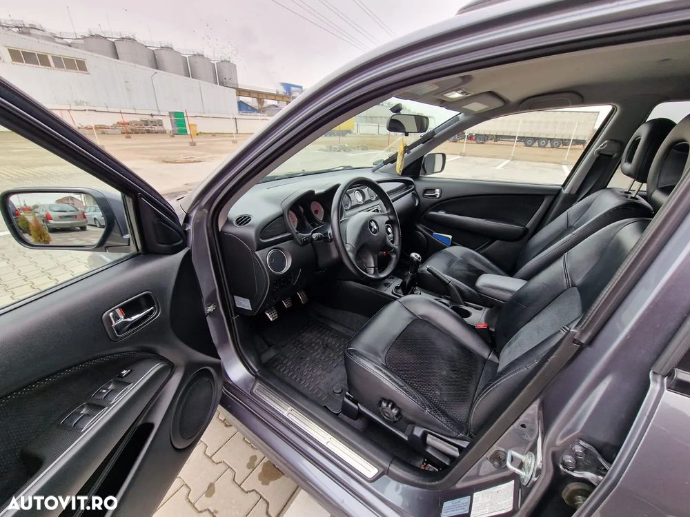 Mitsubishi Outlander 2.0 Turbo 4WD - 11