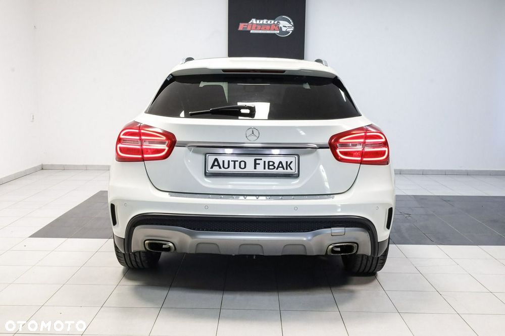 Mercedes-Benz GLA 200 7G-DCT AMG Line - 10