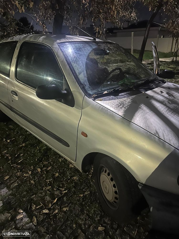 Renault Clio 1.9 D RN - 4