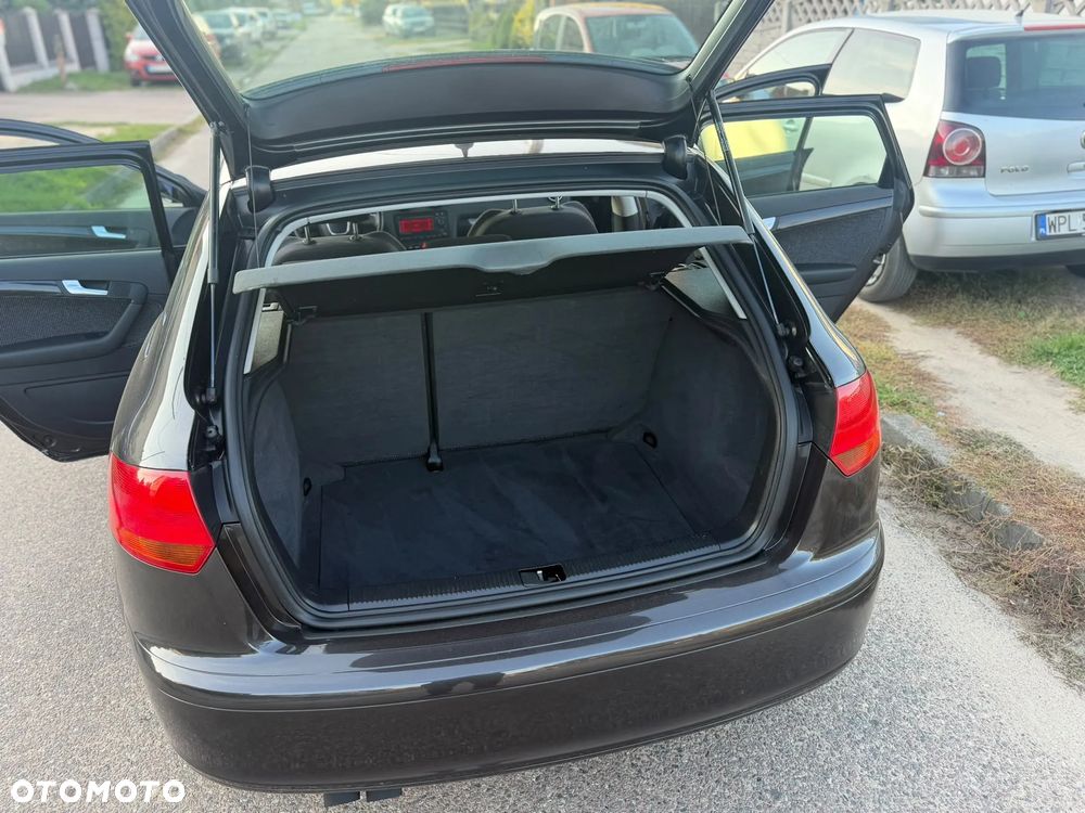 Audi A3 Sportback 2.0 TDI DPF Ambiente - 32