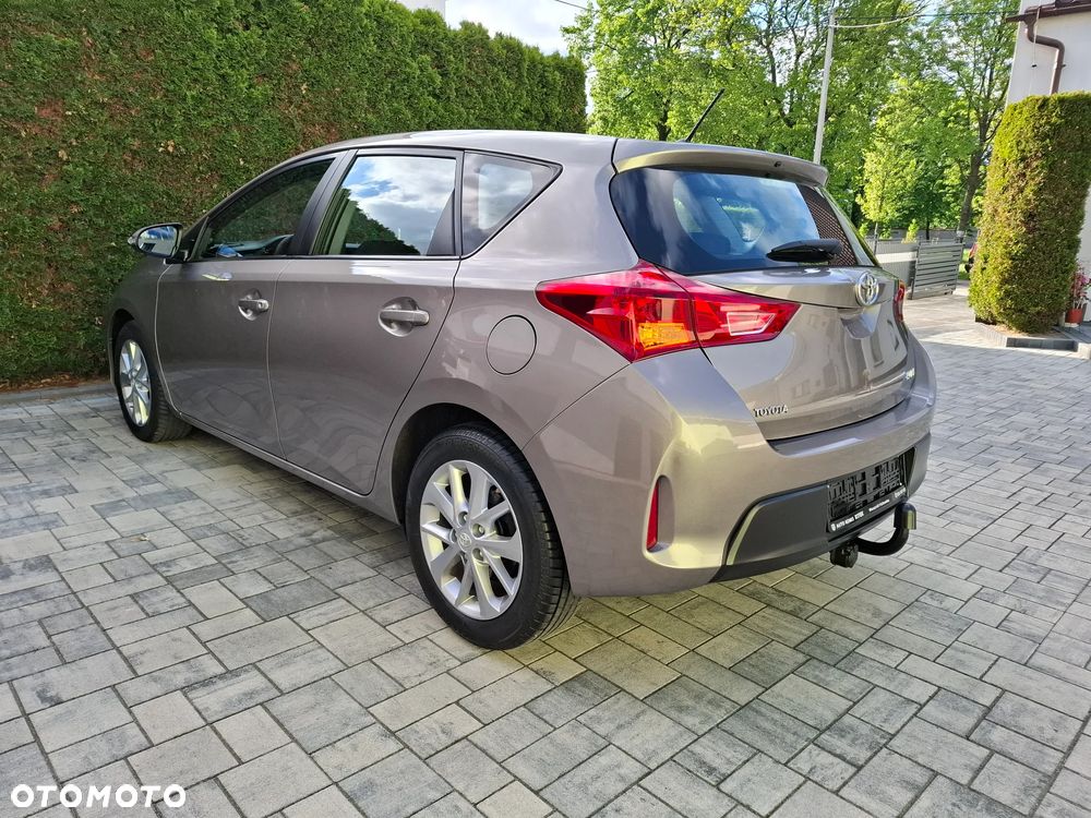 Toyota Auris - 13