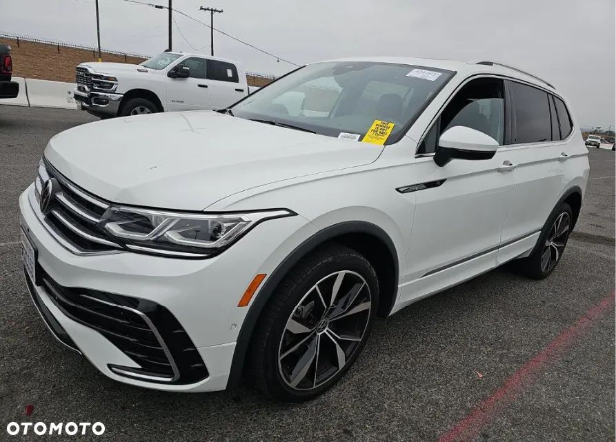 Volkswagen Tiguan - 1