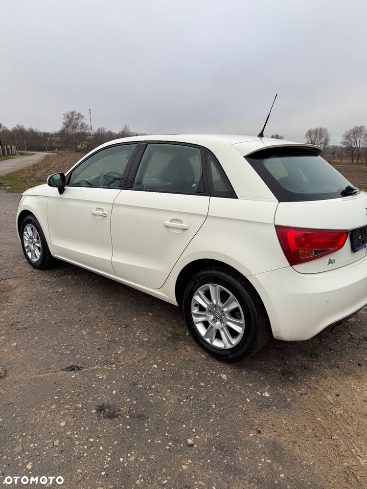 Audi A1 Sportback 1.6 TDI S line edition - 7