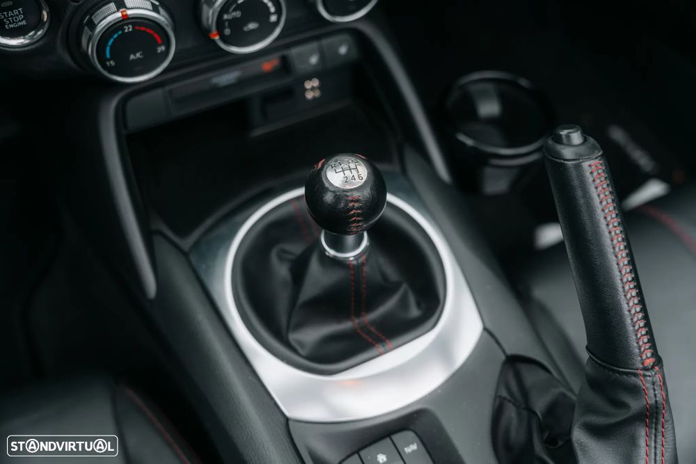 Mazda MX-5 MZR 1.5 RF Sky.Excell.Navi - 30