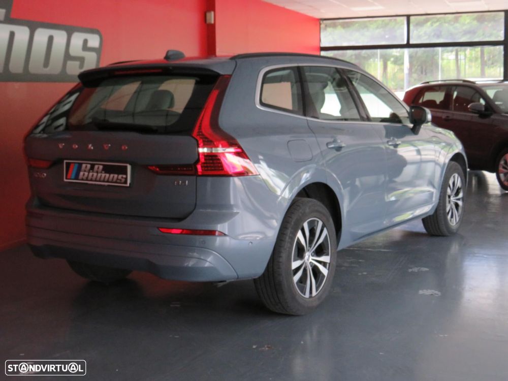 Volvo XC 60 2.0 B4 Momentum Plus - 6