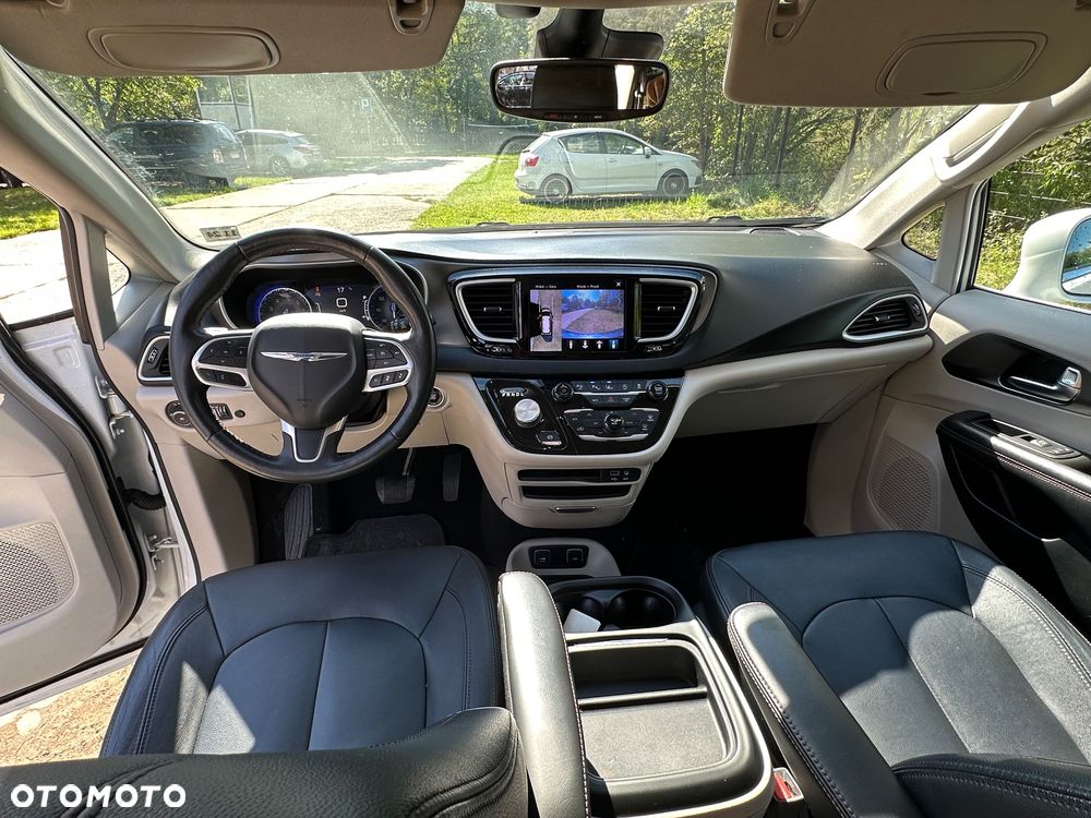 Chrysler Pacifica - 14