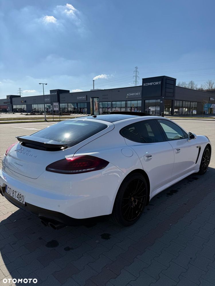 Porsche Panamera - 8