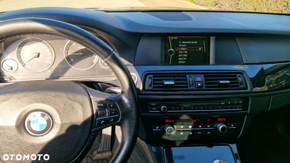 BMW Seria 5 520d Luxury Line - 11