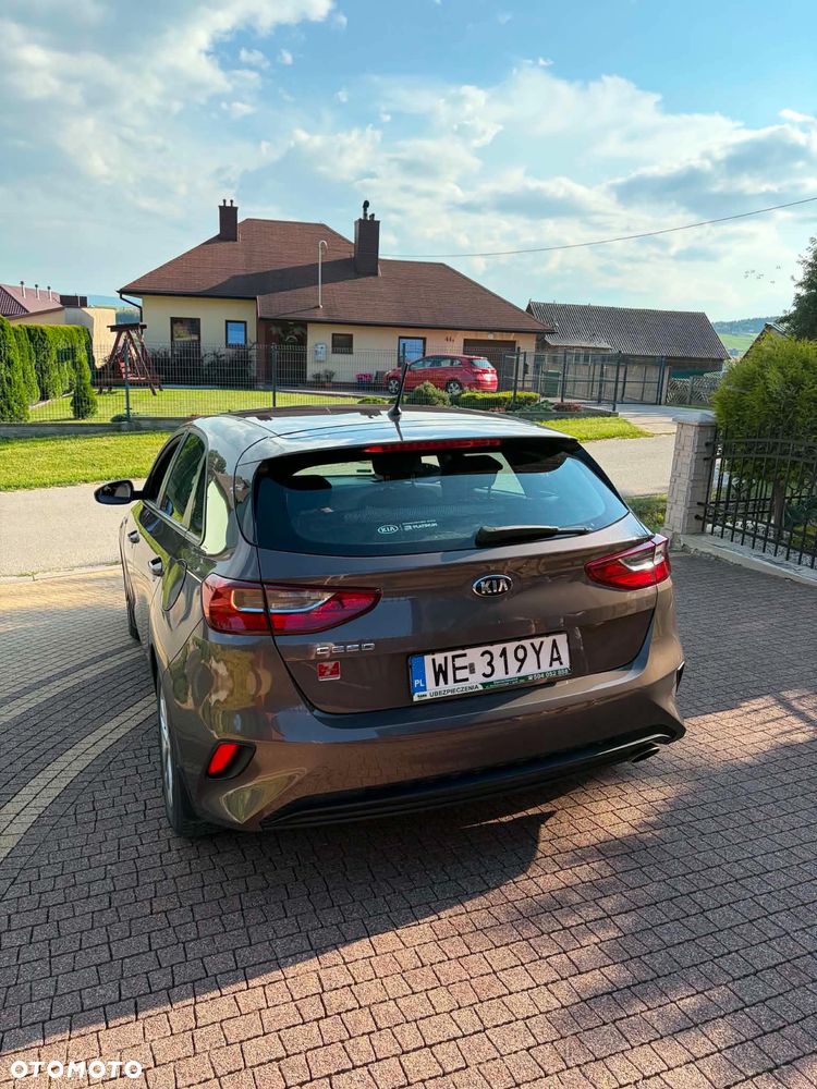 Kia Ceed 1.4 L - 5