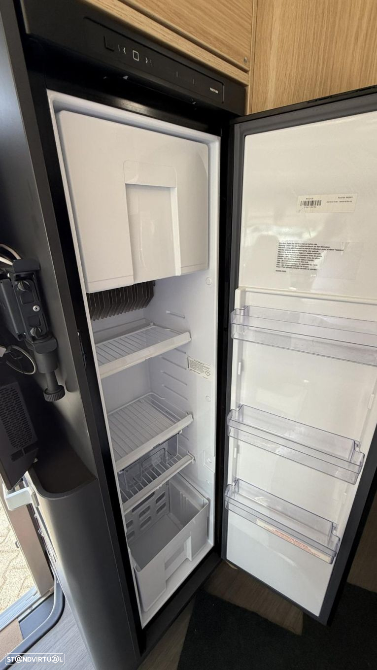 Adria Matrix 670 SC cama central e basculante - 44