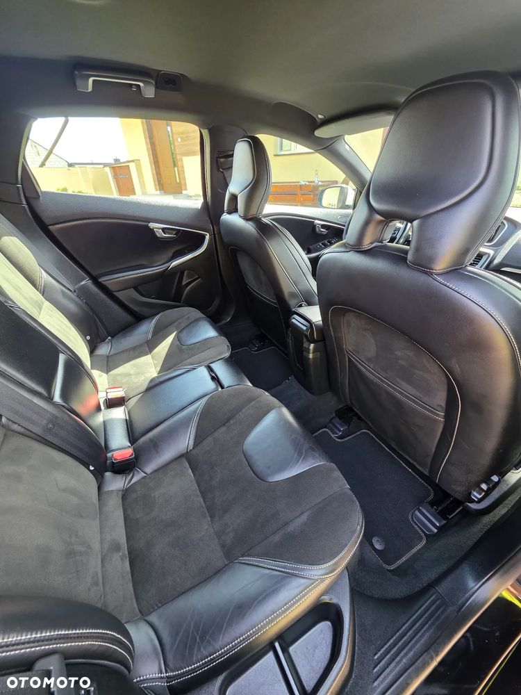 Volvo V40 D2 Drive-E R-Design Momentum - 10