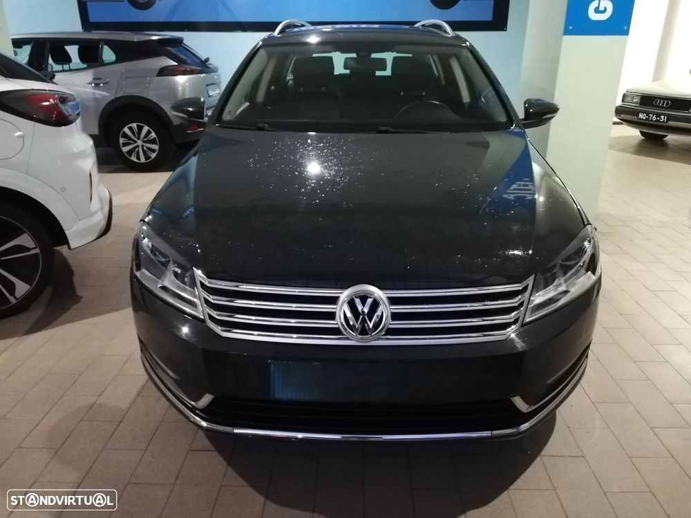 VW Passat Variant 1.6 TDI DPF BlueMotion Highline - 2