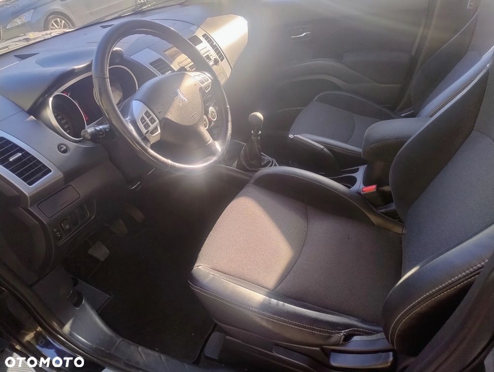 Peugeot 4007 HDI FAP 7-Sitzer Active - 9