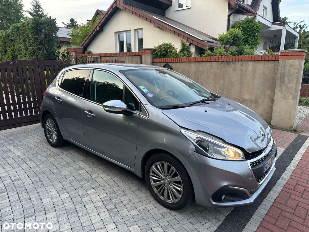 Peugeot 208 - 2