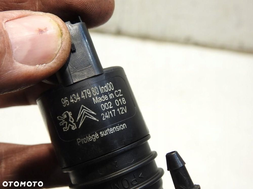 POMPKA SPRYSKIWACZA SZYBY CZOŁOWEJ CITROEN C5 III X7 9643447980 - 6