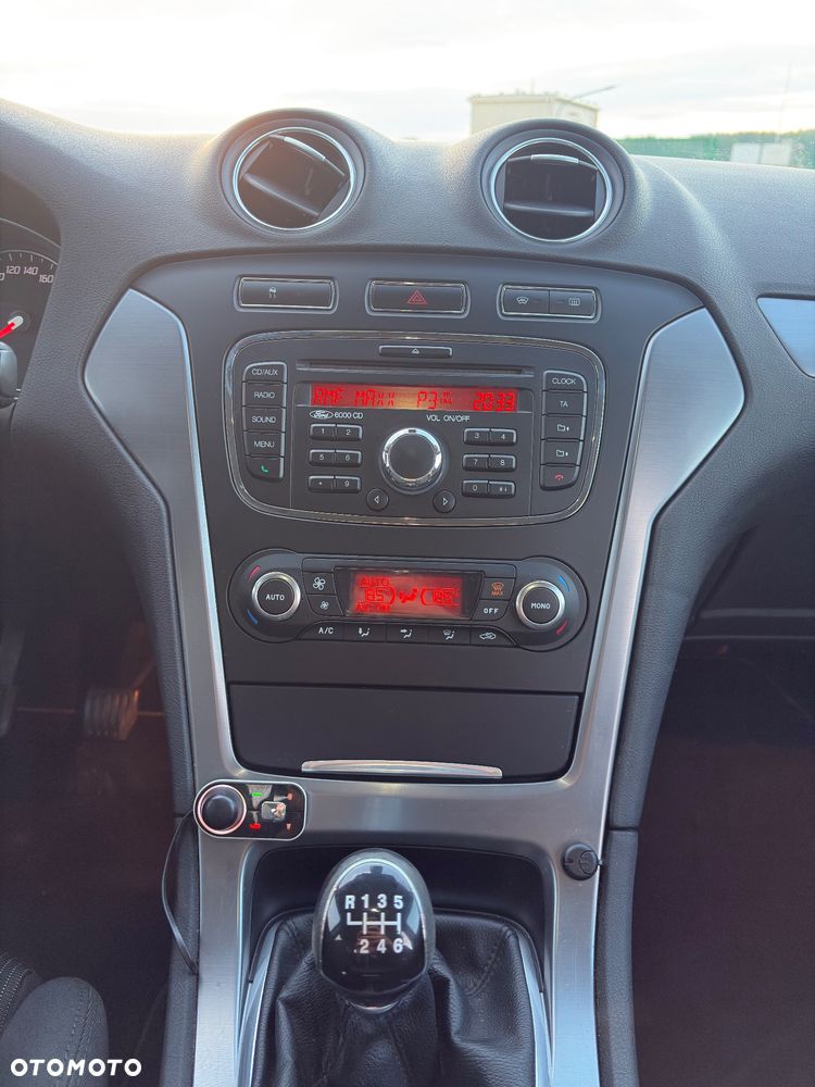 Ford Mondeo 2.0 TDCi Titanium - 23