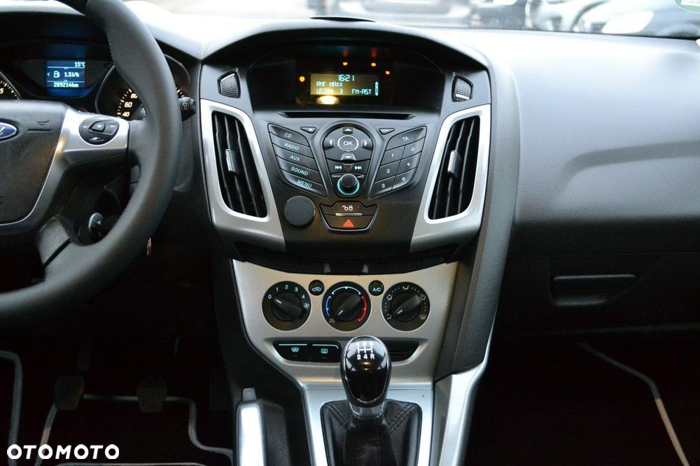 Ford Focus 1.6 Edition - 8