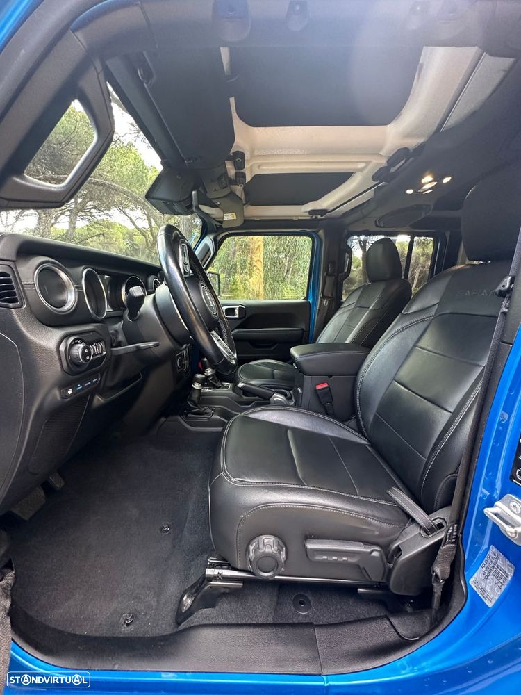 Jeep Wrangler - 10