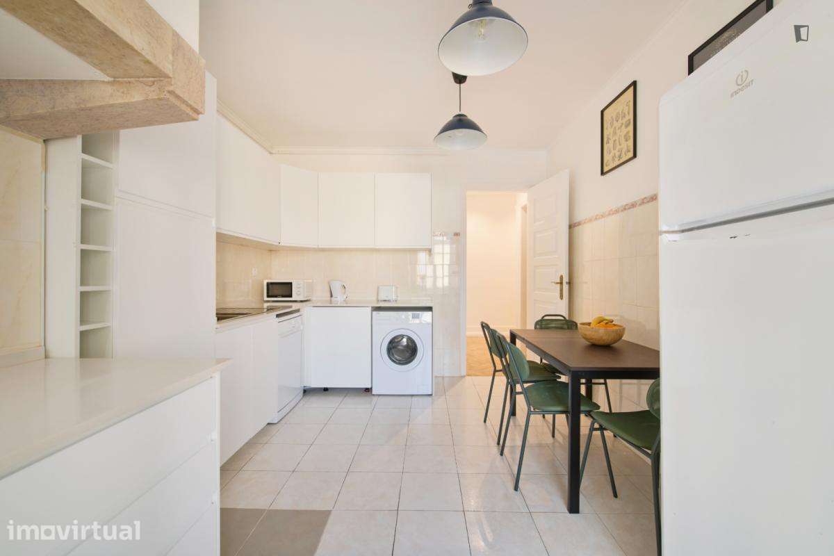 Quarto - localizado em Entrecampos Lisbon - Grande imagem: 4/48